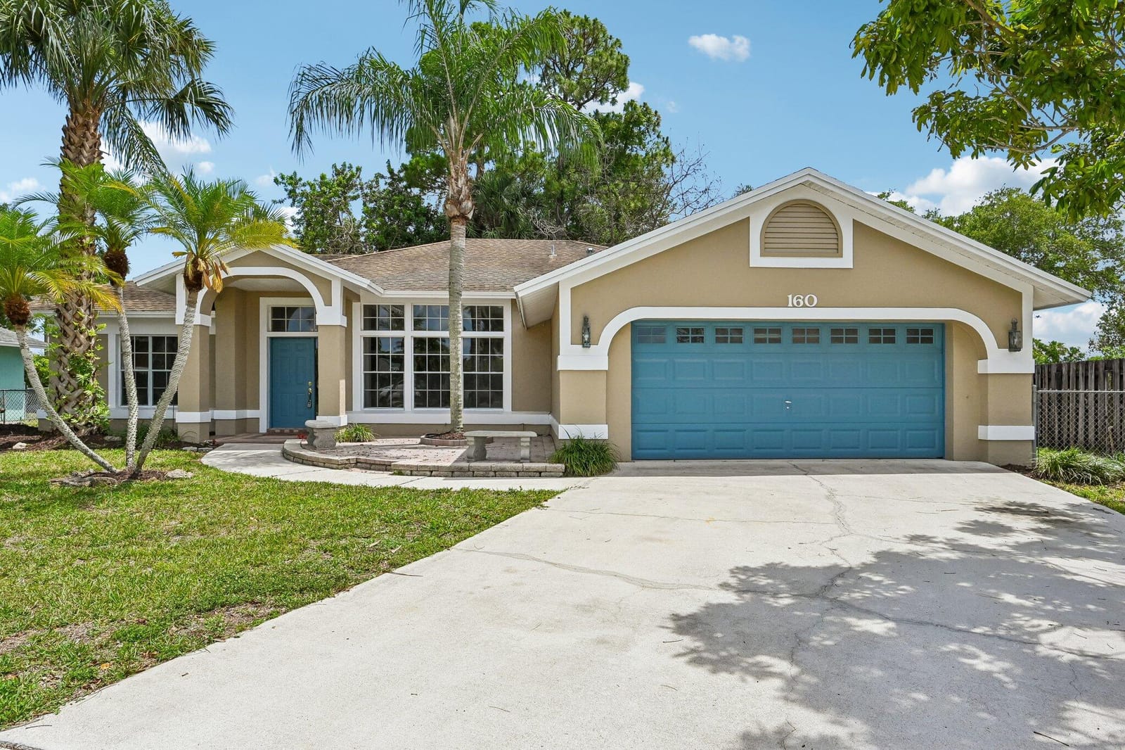160 Royal Pine Circle S — photo 2