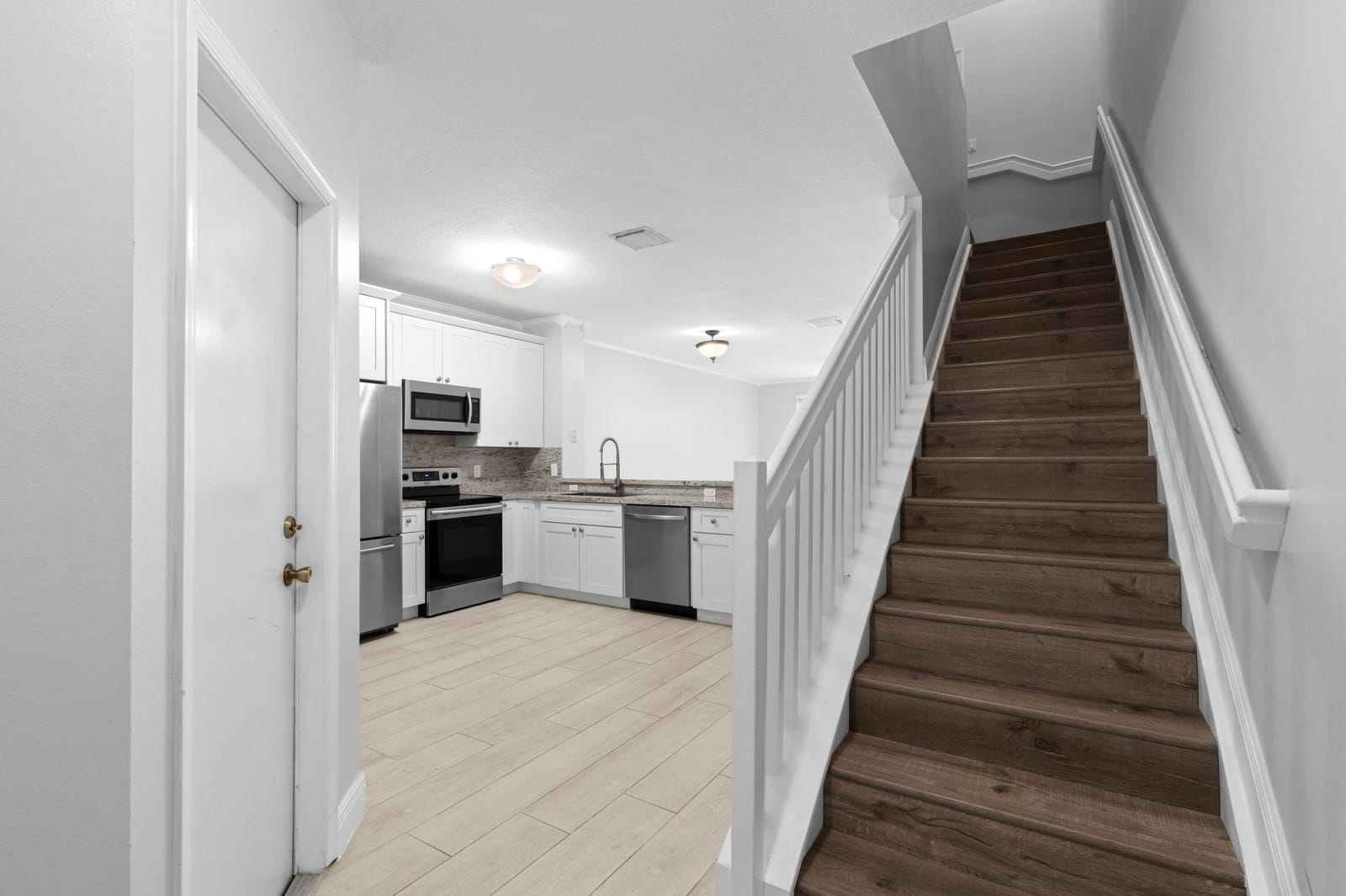 9736 Porta Leona Lane — photo 7