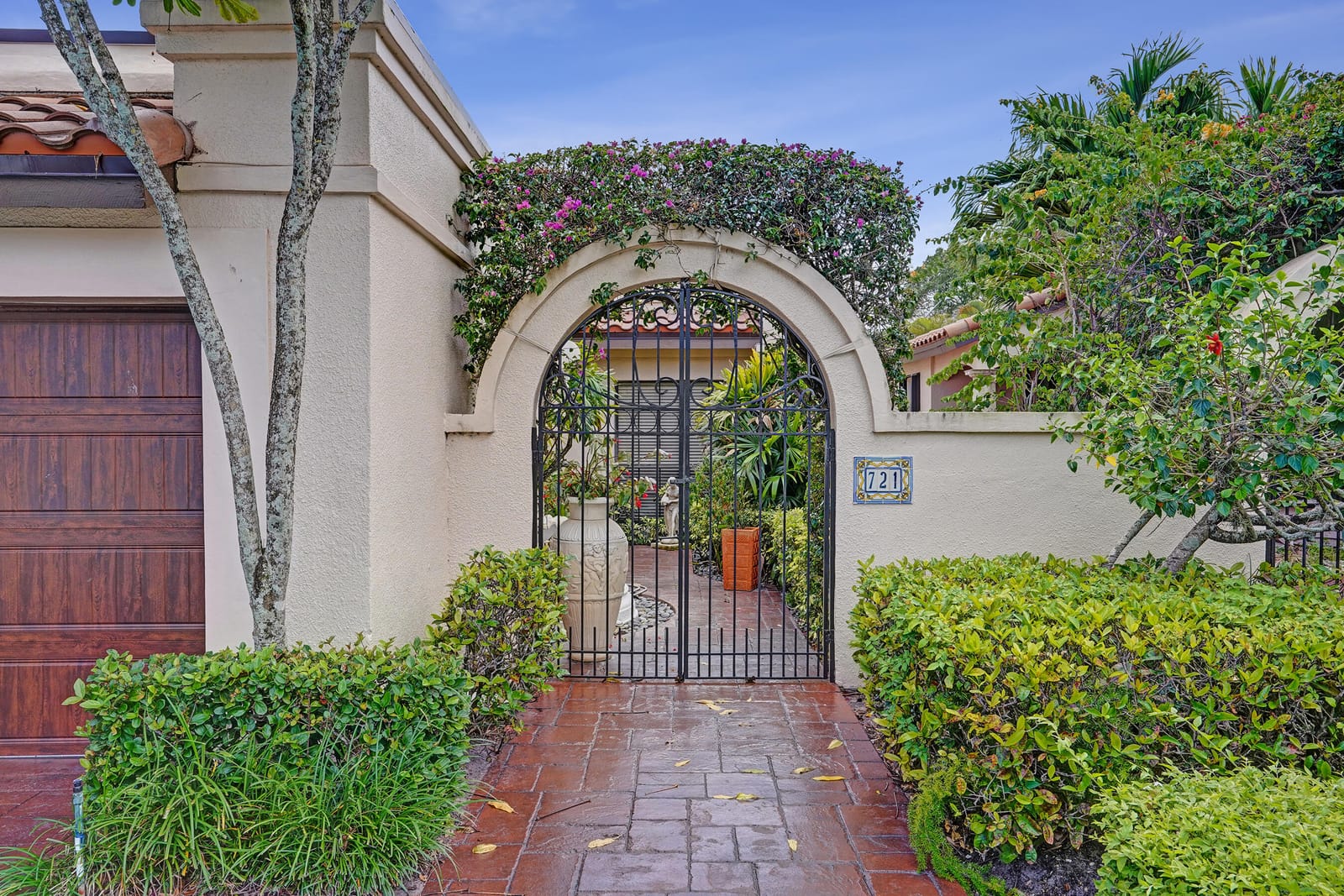 721 Via Genova, Deerfield Beach, FL 33442 photo 2