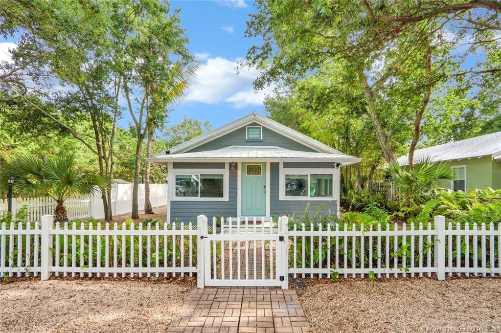 542 SW Halpatiokee Street, Stuart, FL 34994