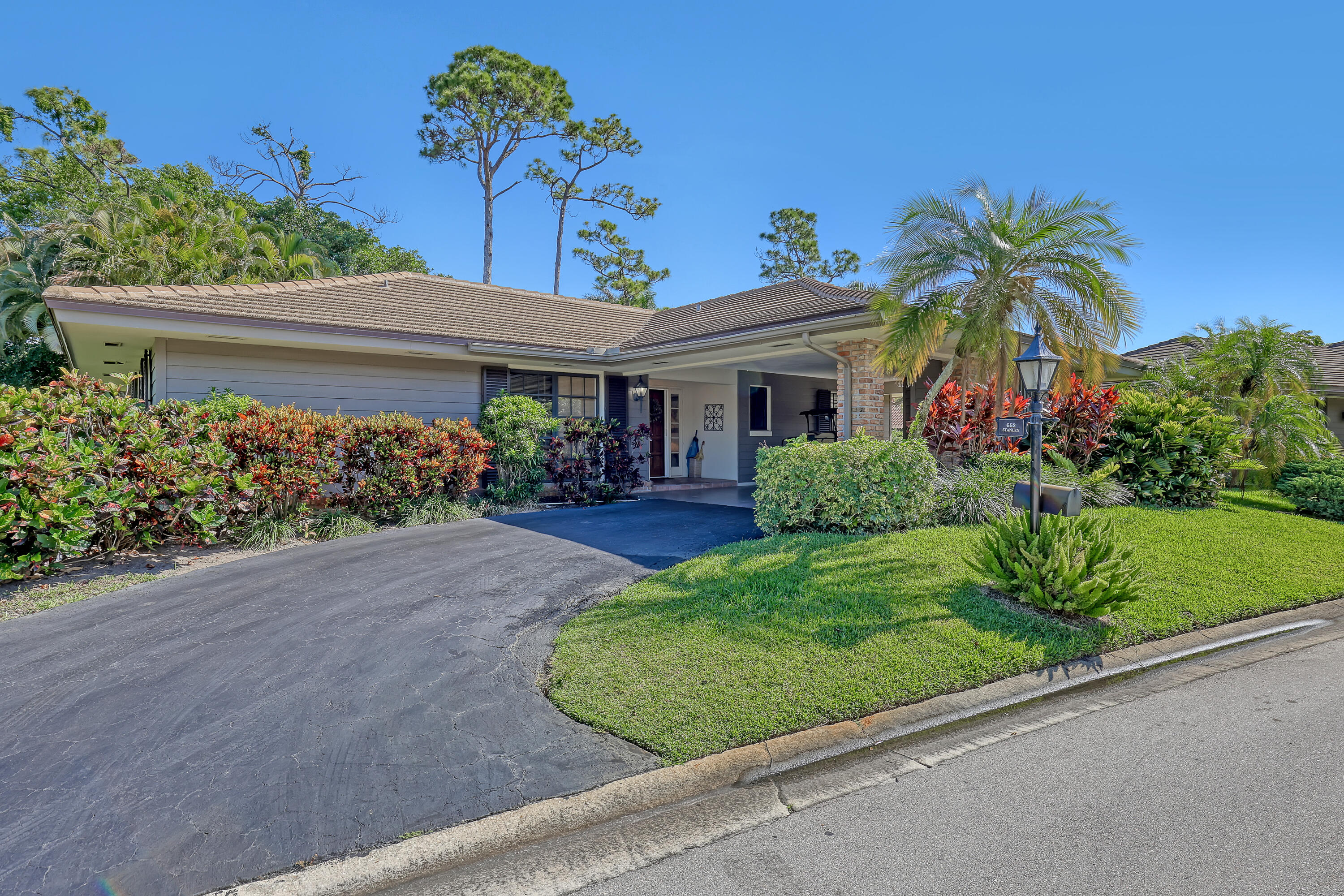 652 Cypress Key Circle, Atlantis, FL 33462, Atlantis