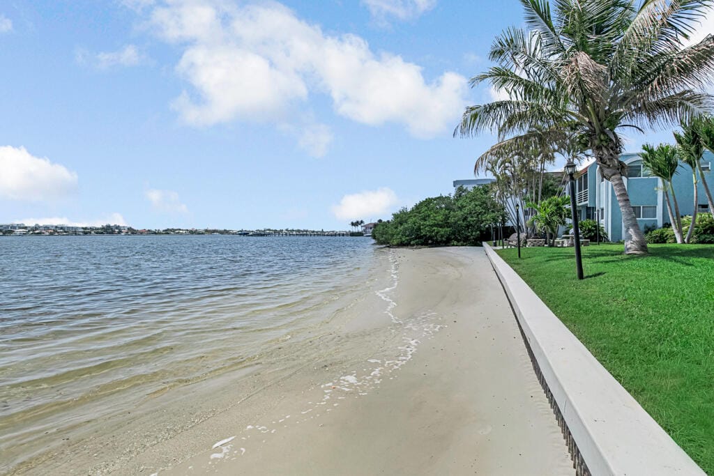 1430 S Lakeside Drive 22, Lake Worth Beach, FL 33460 photo 14