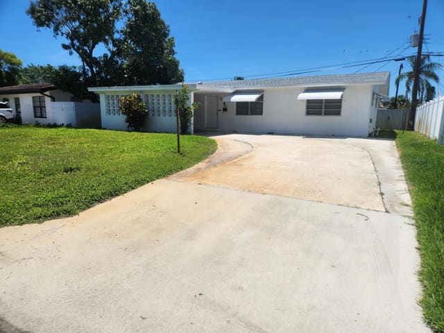 1624 NE 31st Court, sold in Cresthaven No 4, Pompano Beach, FL