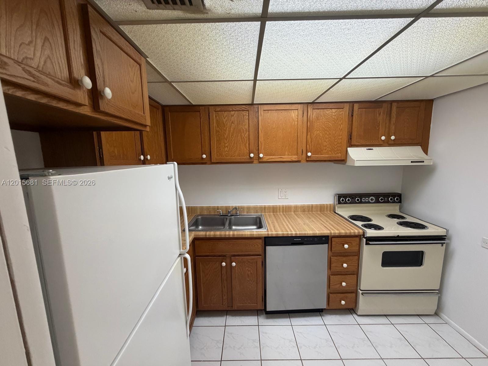 3720 Inverrary Drive 2K — photo 1