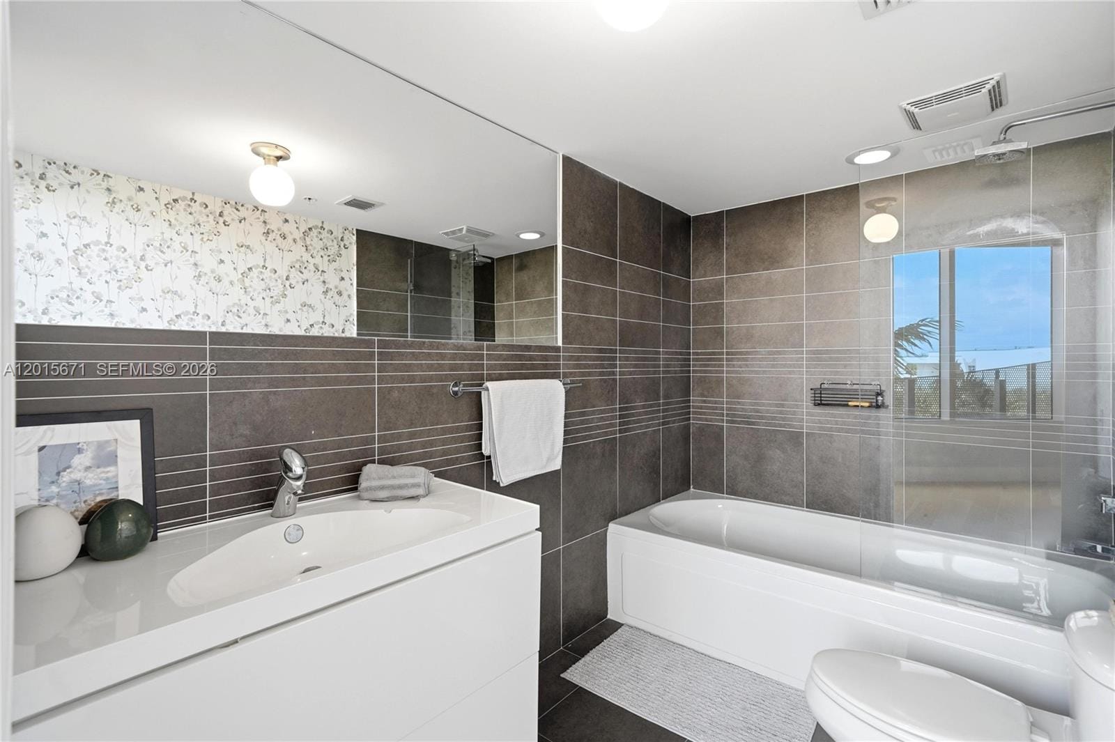 2155 Washington Court 507, Miami Beach, FL 33139 photo 10
