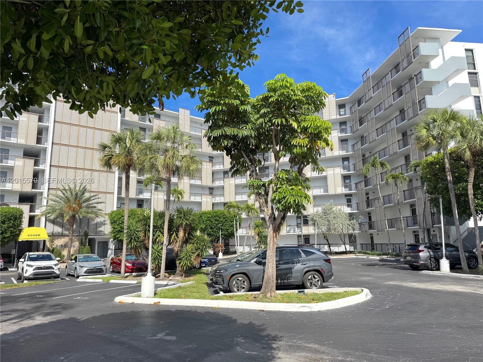 20400 W Country Club Drive 209, Aventura, FL 33180, Aventura