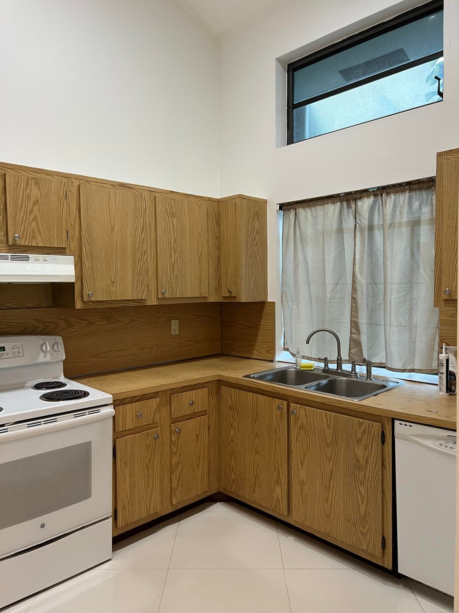2800 S Oakland Forest Drive 2302 — photo 9