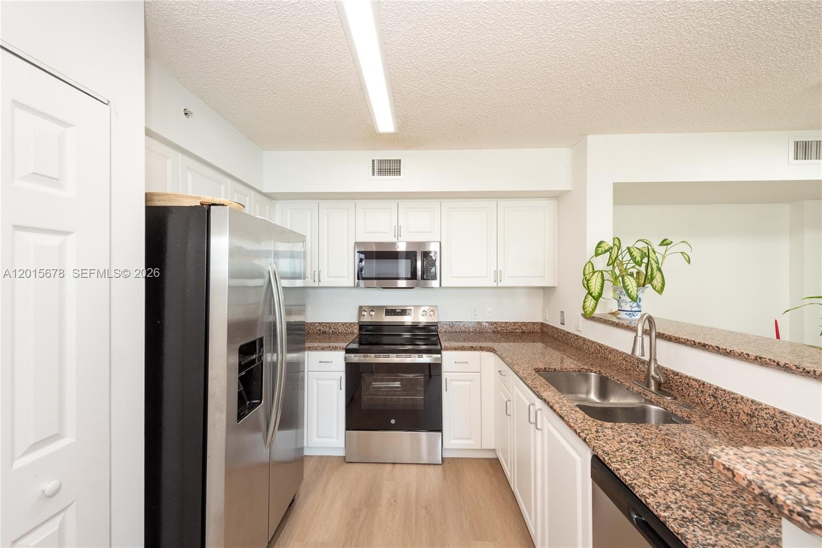 1155 Brickell Bay Drive 609, Miami, FL 33131 photo 3