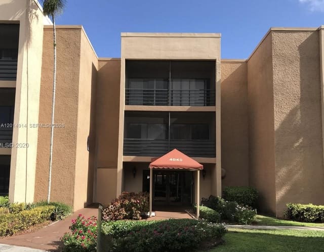 4040 N Hills Drive 20, Hollywood, FL 33021