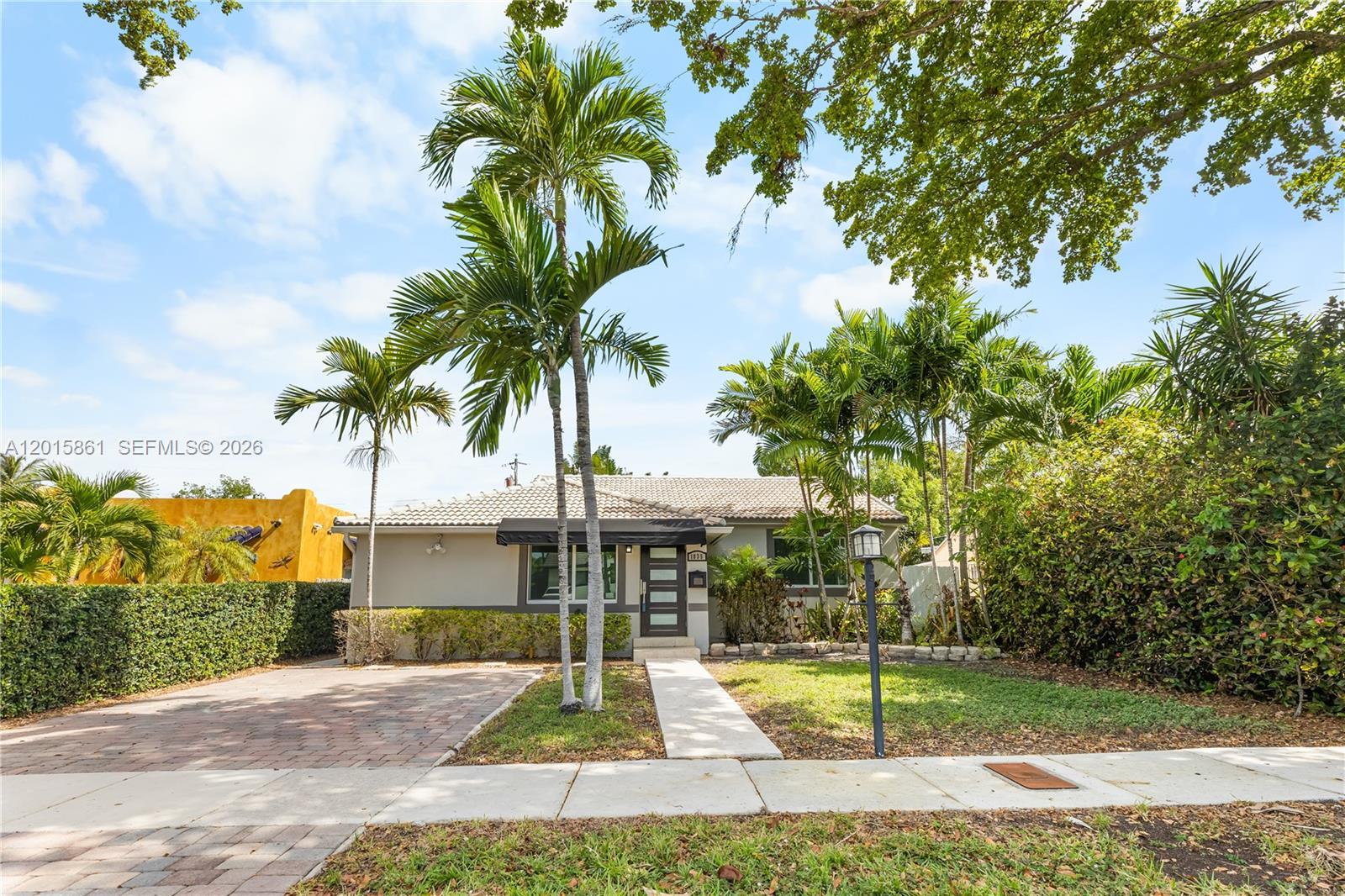 1835 SW 18th Street — photo 2