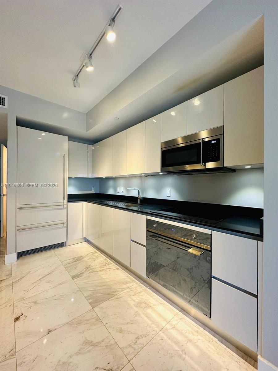 1010 Brickell Avenue 4208, Miami, FL 33131, Miami