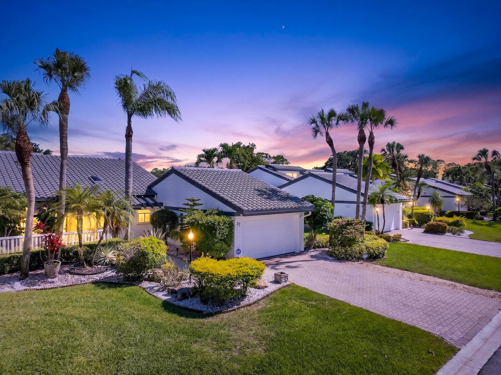 17 Villa Lane, Boynton Beach, FL 33436 photo 1