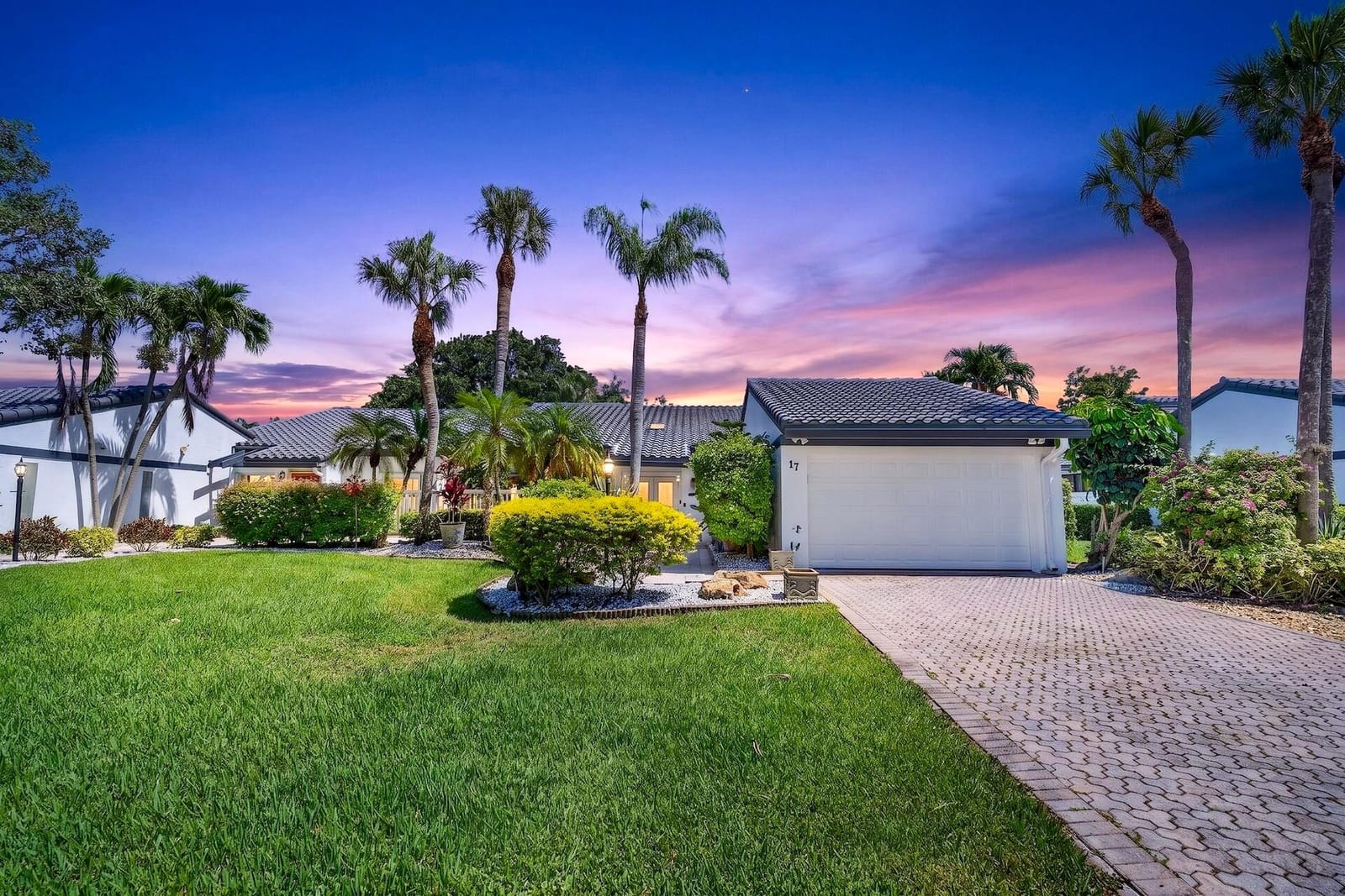 17 Villa Lane, Boynton Beach, FL 33436 photo 2