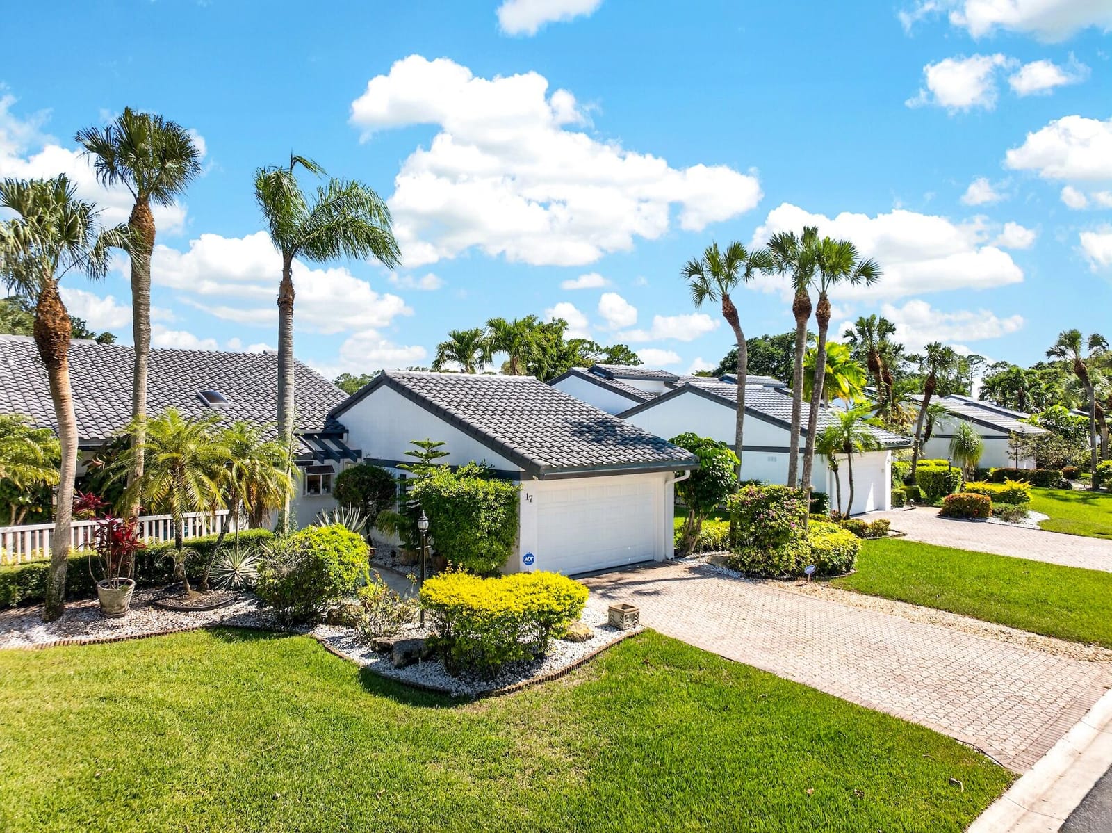 17 Villa Lane, Boynton Beach, FL 33436 photo 5