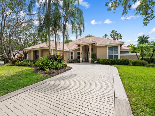 1207 Manor Drive S, Tequesta Lakes Country Isles, Weston, FL