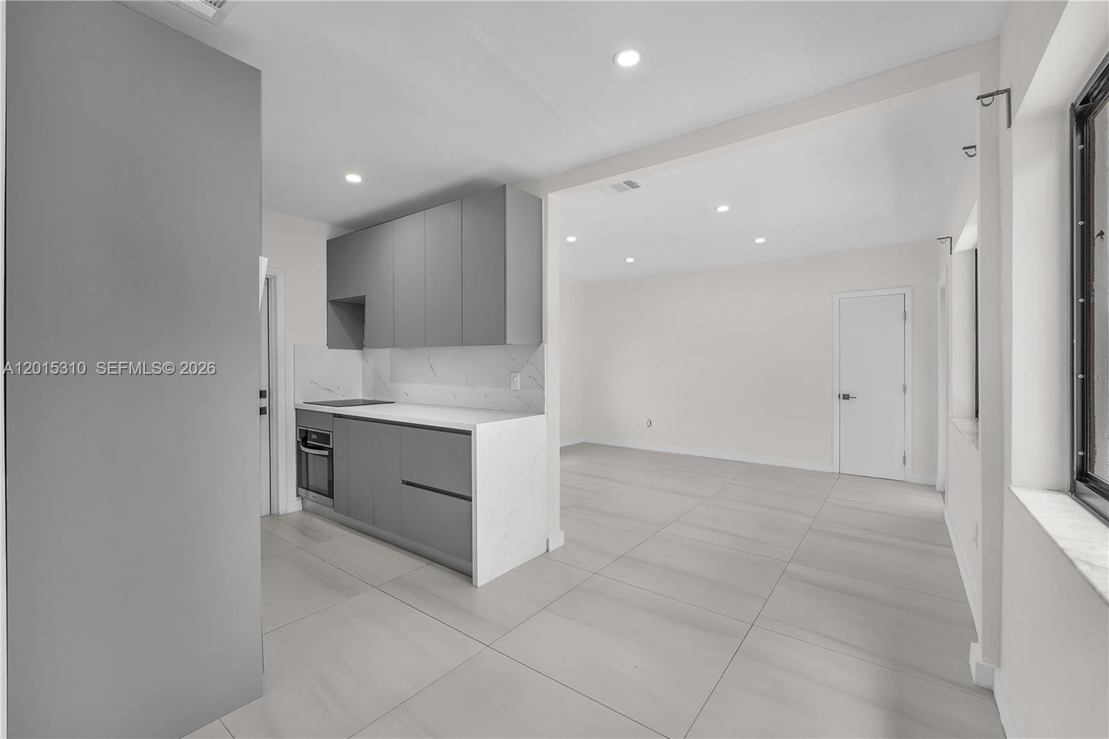 621 SW 33rd Avenue 621 — photo 1