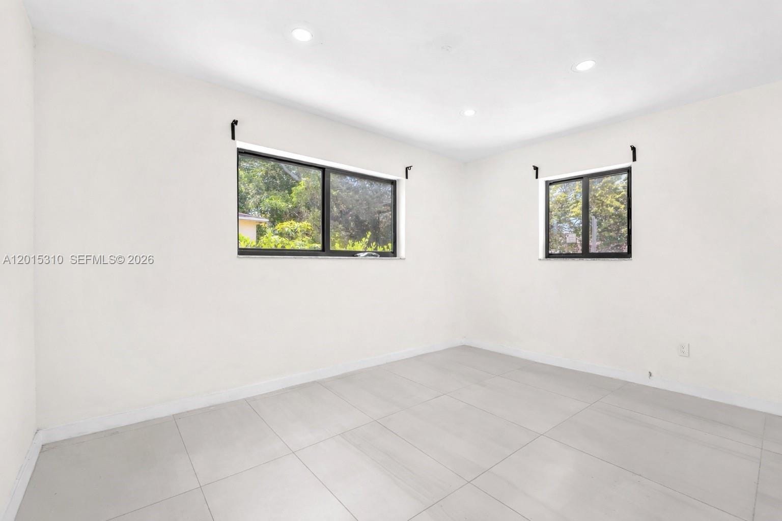 621 SW 33rd Avenue 621 — photo 11