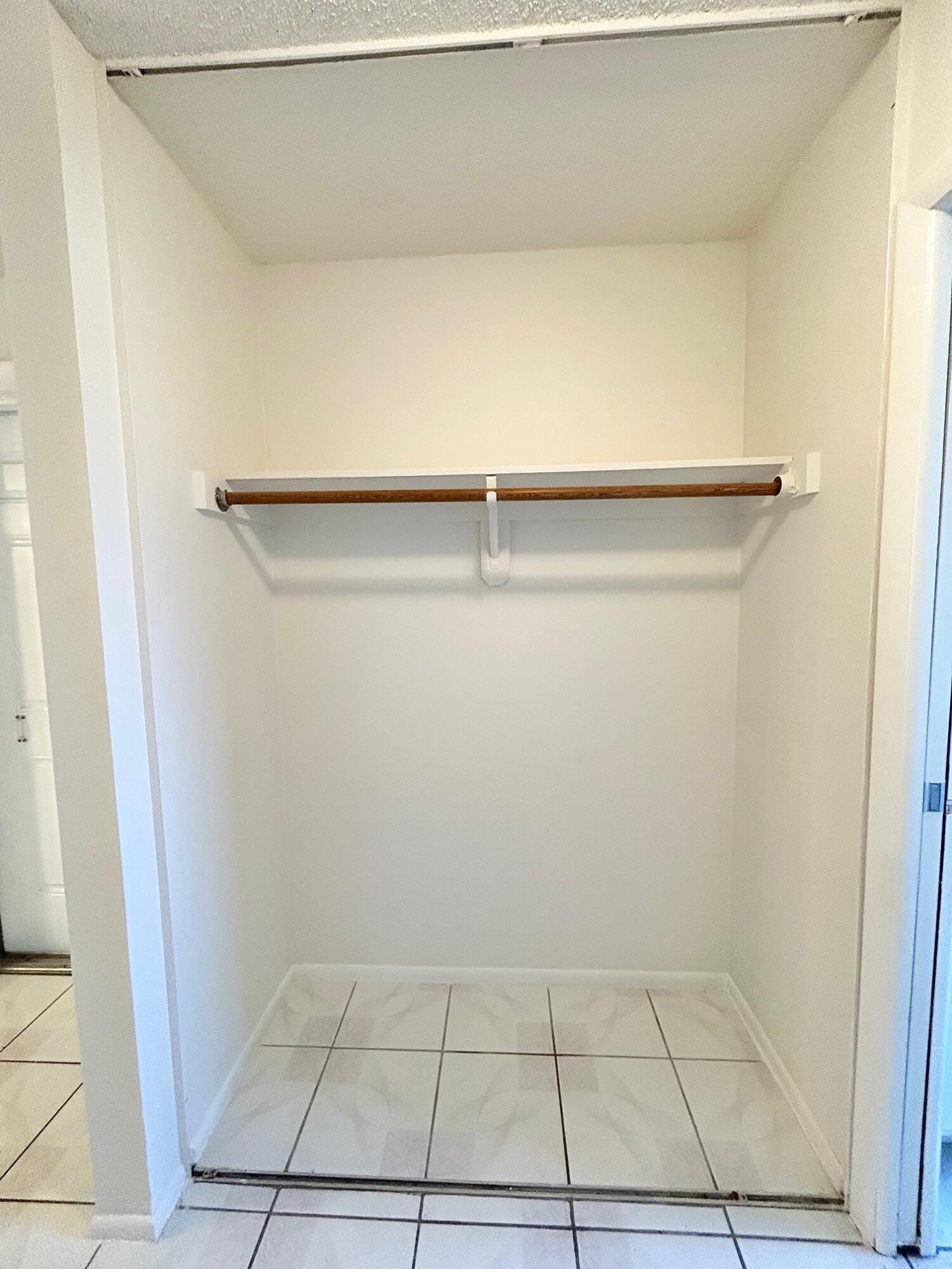 2911 Ashley Dr W J — photo 4