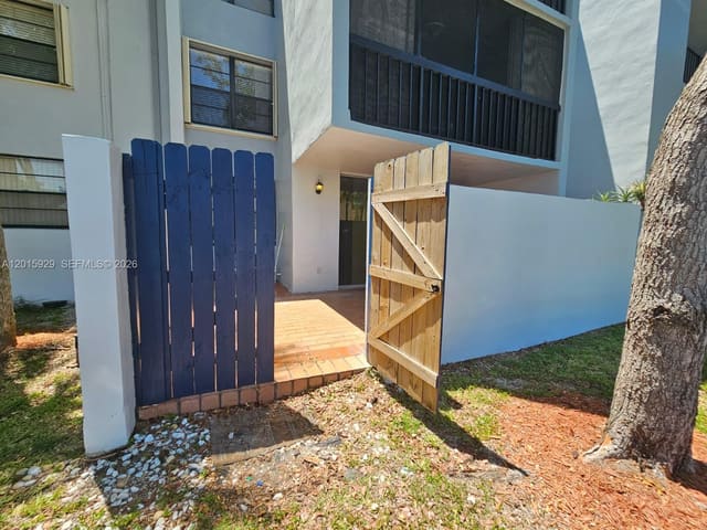 10825 SW 112th Avenue 103, Miami, FL 33176