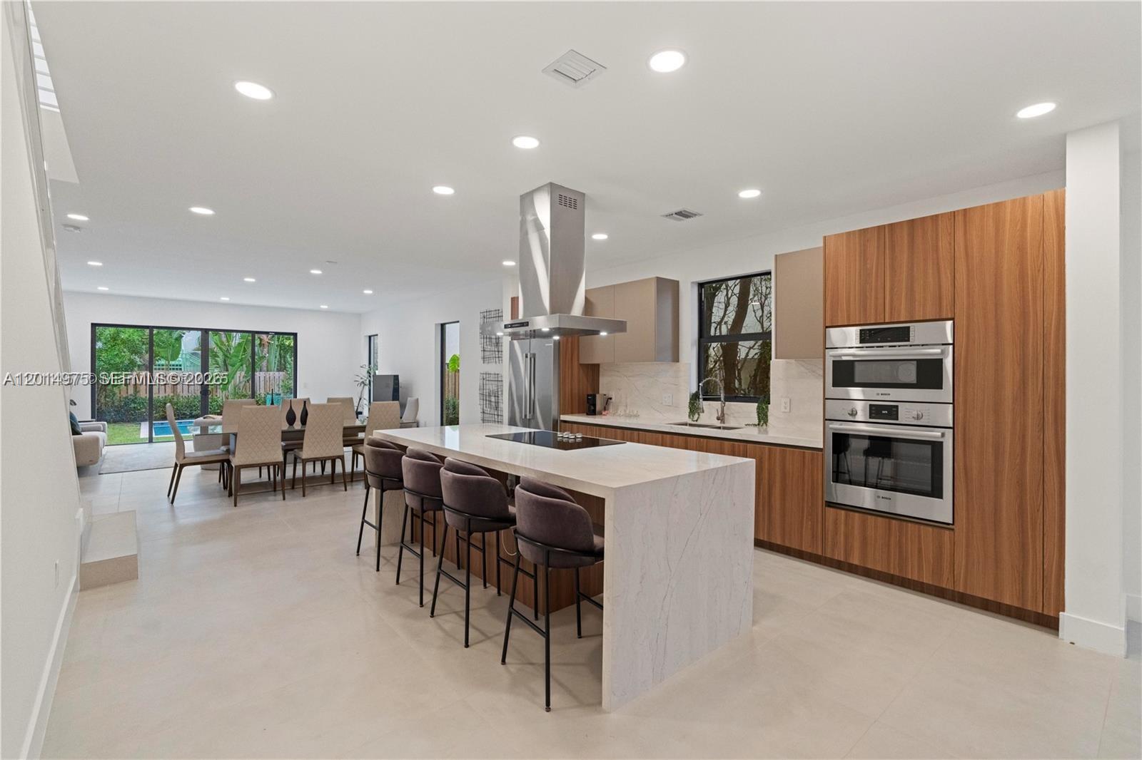 909 NE 16th Avenue, Fort Lauderdale, FL 33304, Fort Lauderdale