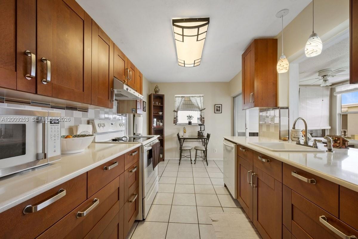 124 SW 10th Street, Boynton Beach, FL 33426