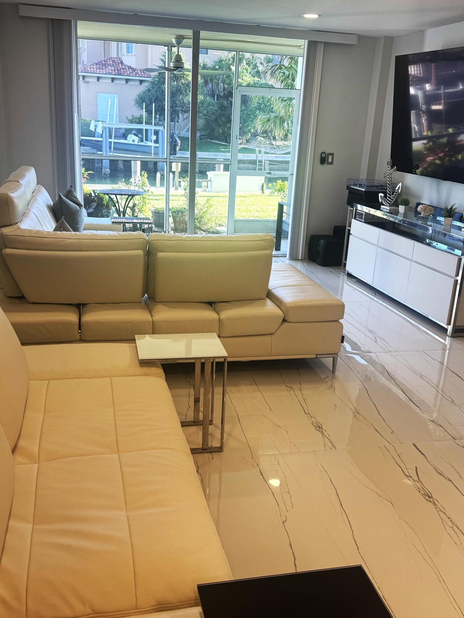 105 Paradise Harbour Boulevard 108 — photo 12