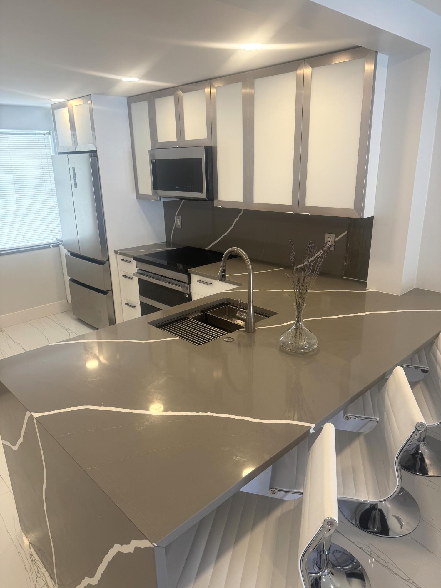 105 Paradise Harbour Boulevard 108 — photo 3