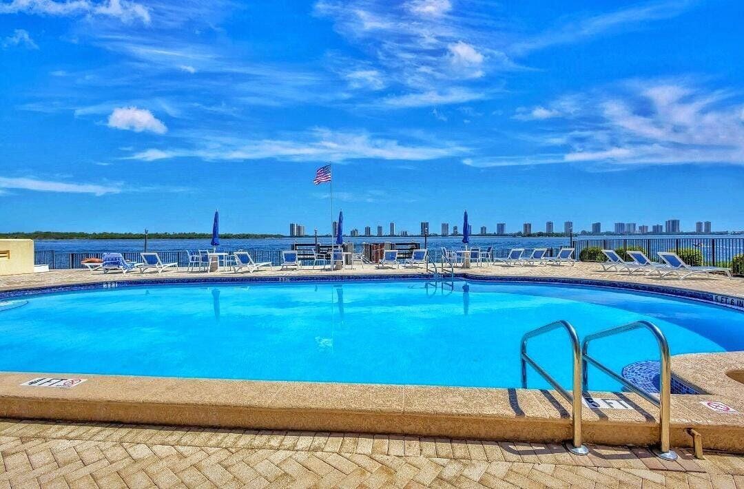 105 Paradise Harbour Boulevard 108, North Palm Beach, FL 33408 photo 30