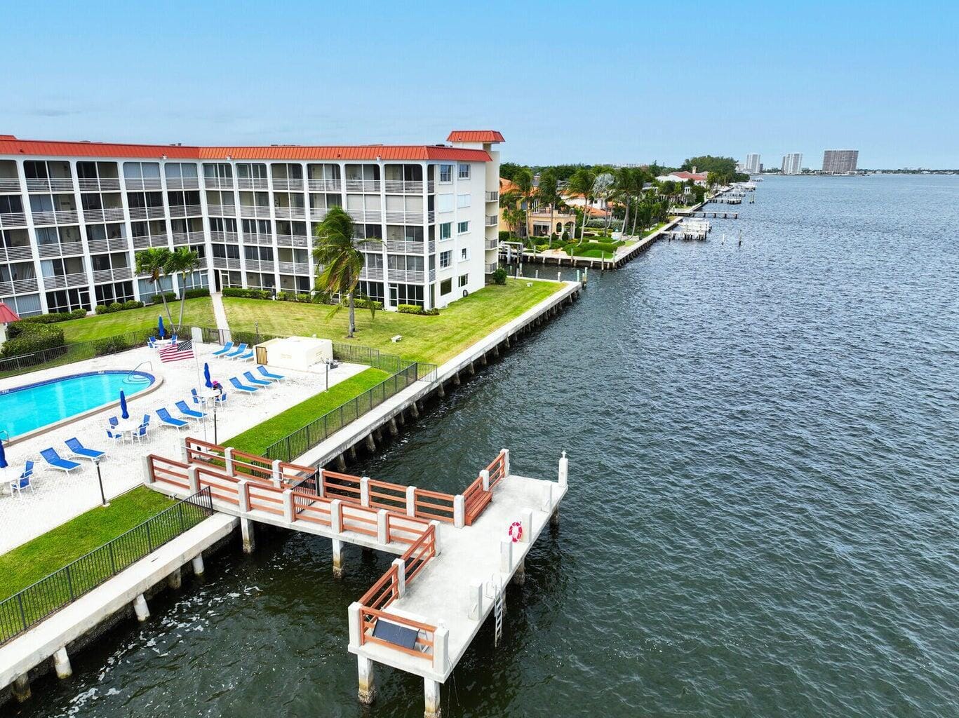 105 Paradise Harbour Boulevard 108 — photo 8