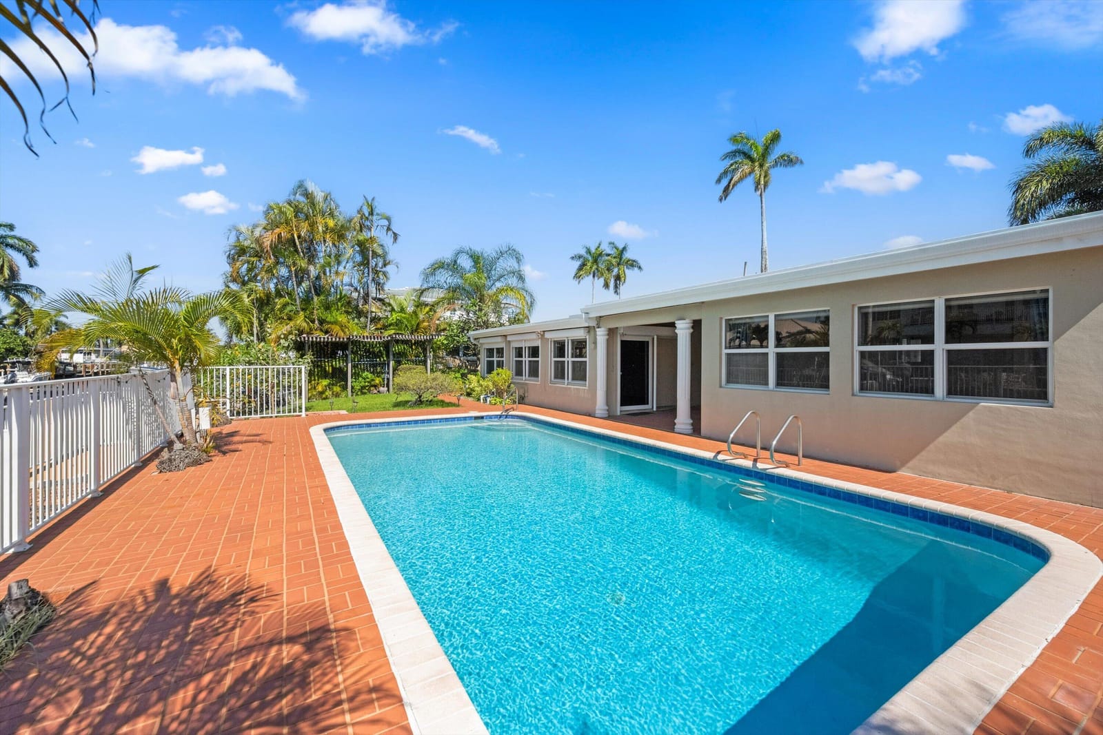 330 SE 9th Court, Pompano Beach, FL 33060 photo 14