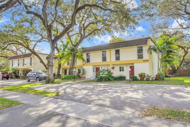 3300 Atlanta Street 15F, Hollywood, FL 33021