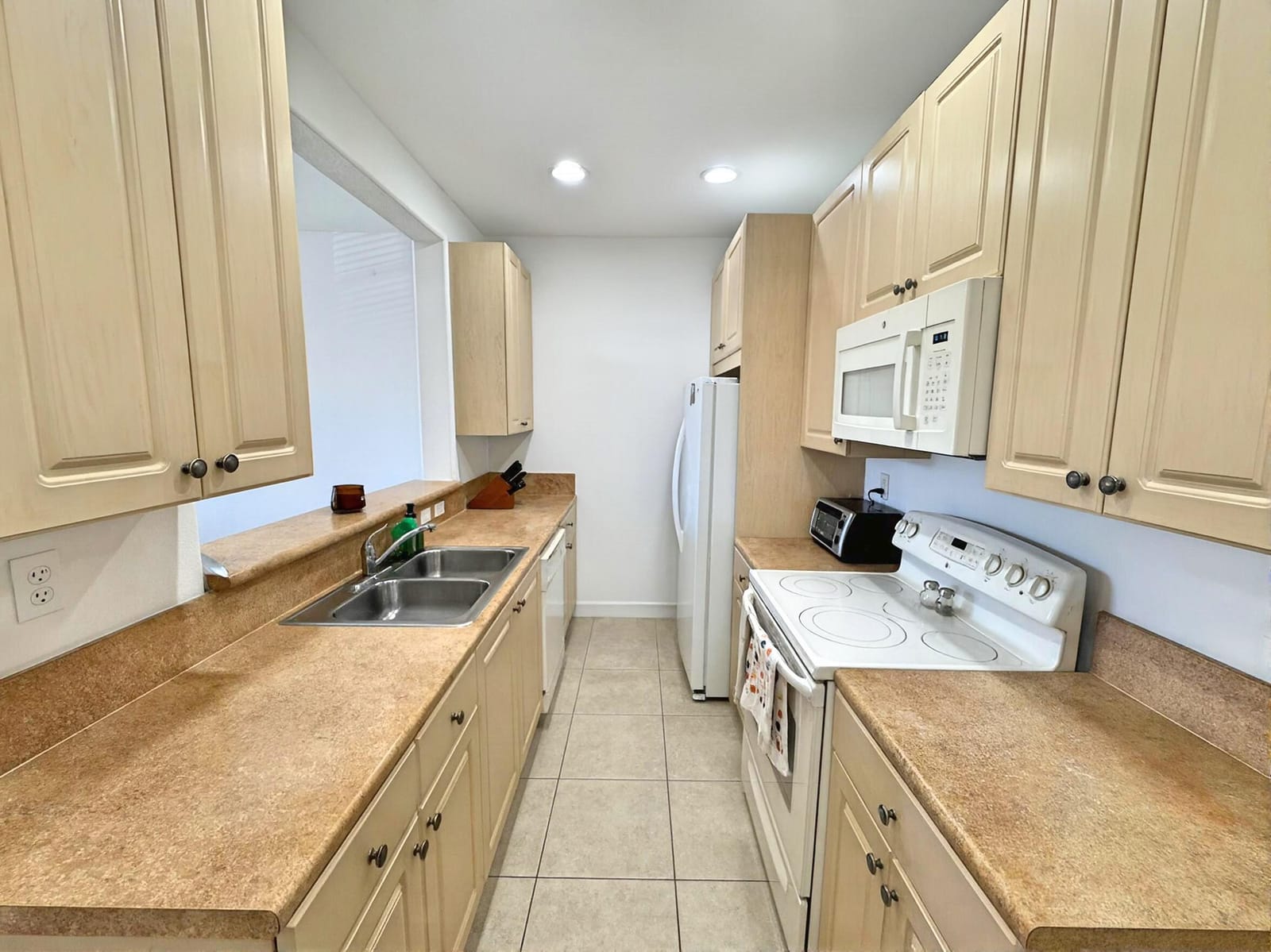 474 SW 147th Avenue, Pembroke Pines, FL 33027 photo 8