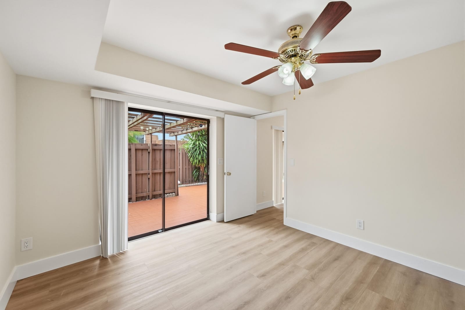 8337 N Coral Circle, North Lauderdale, FL 33068 photo 14