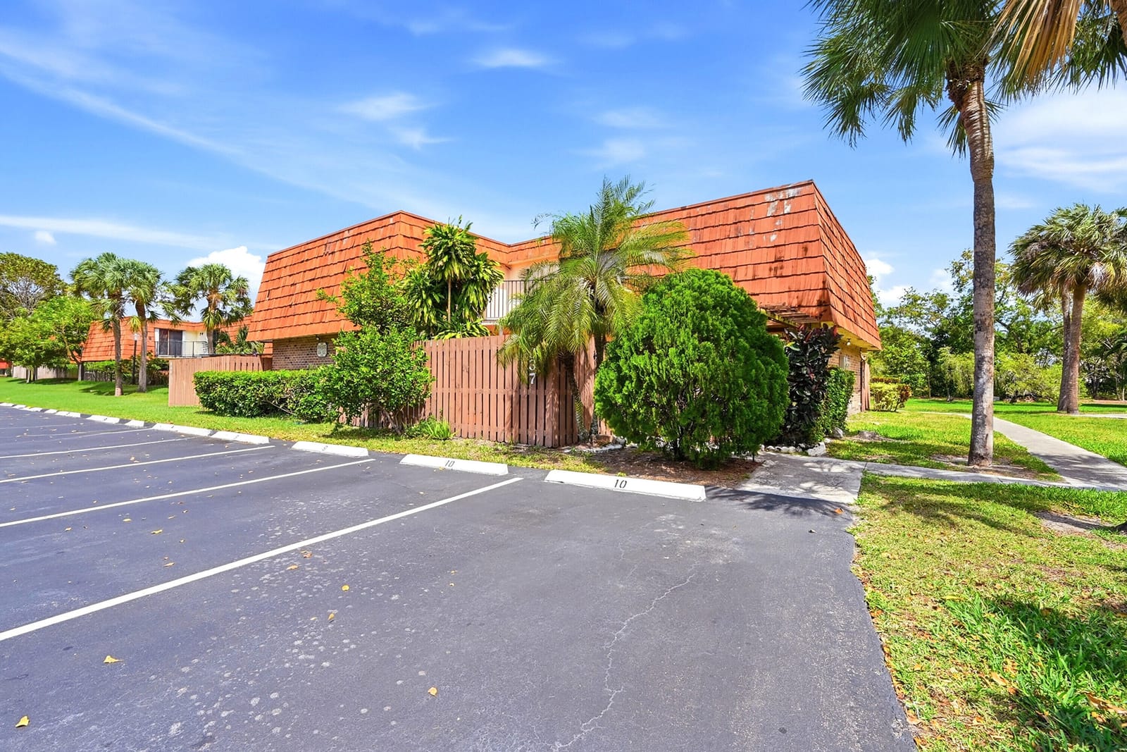 Sold home at 8337 N Coral Circle, North Lauderdale, FL 33068