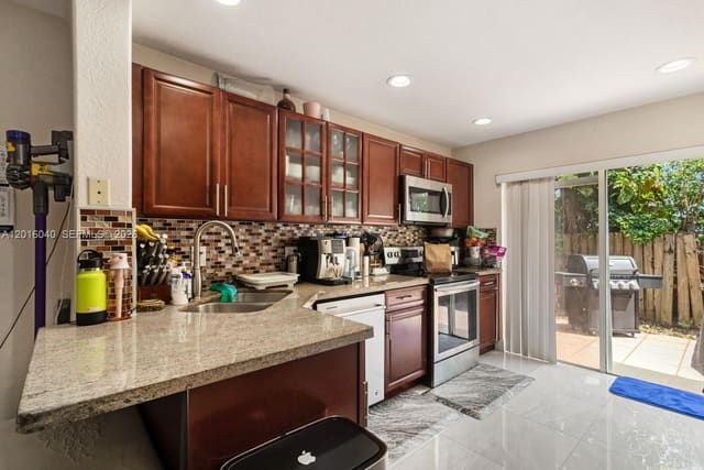 5605 NW 109th Avenue 71, Doral, FL 33178