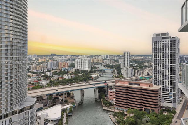 185 SW 7th Street 2900, sold in Latitude On The River, Miami, FL