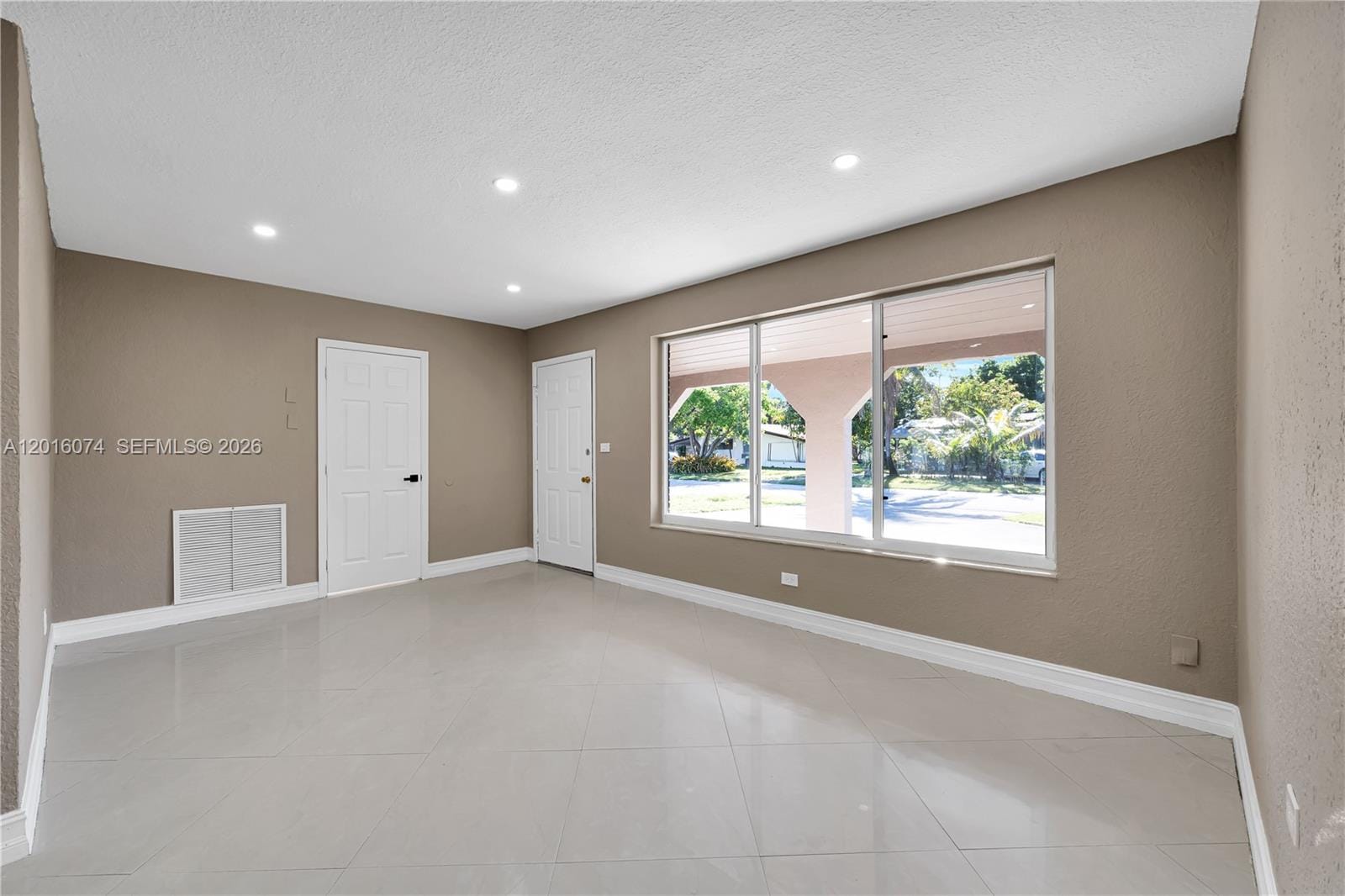 2512 Alcazar Drive, Miramar, FL 33023 photo 4
