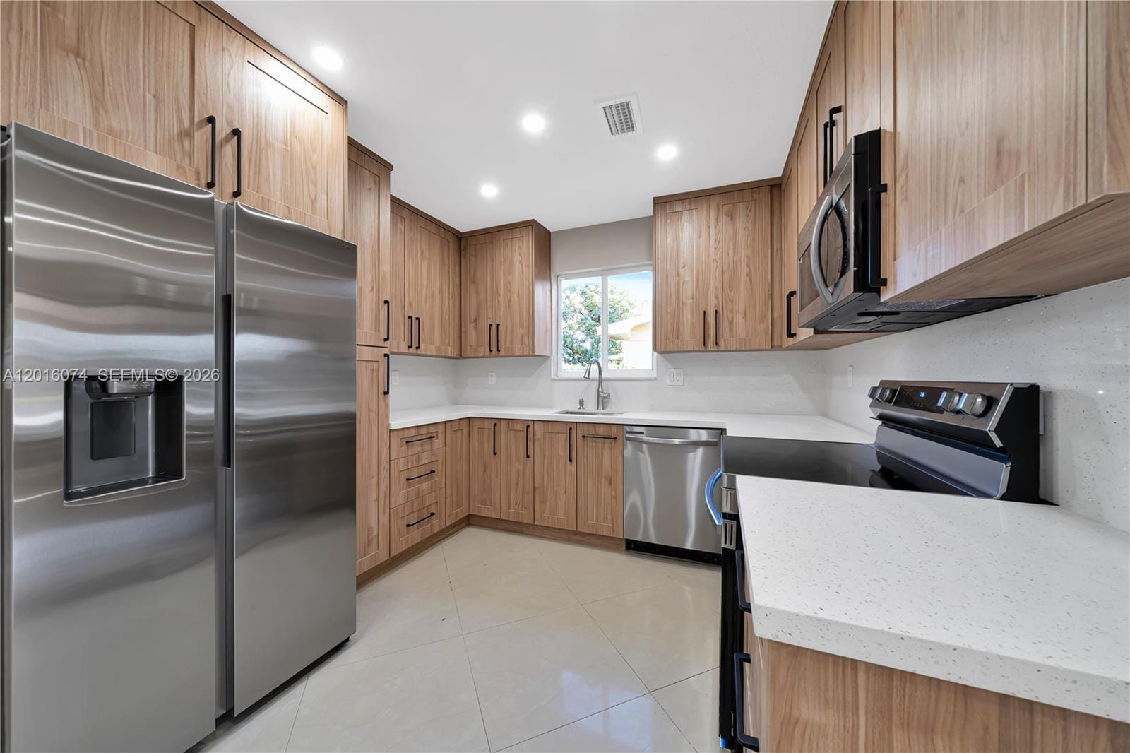 2512 Alcazar Drive, Miramar, FL 33023 photo 8