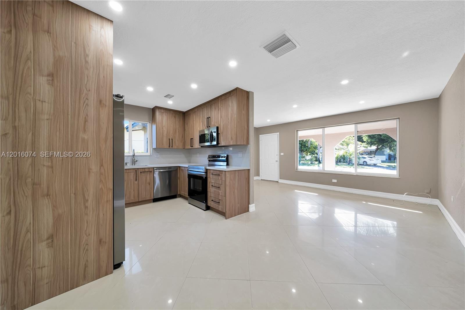 2512 Alcazar Drive, Miramar, FL 33023 photo 10