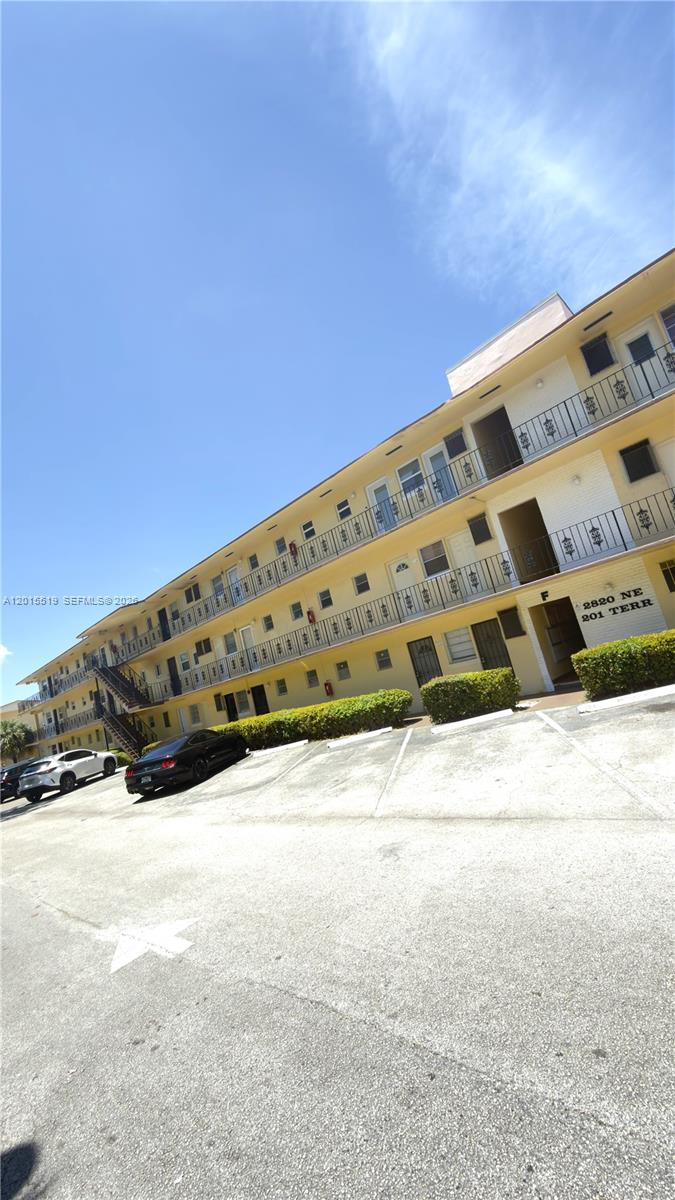 2820 NE 201st Terrace F217, Aventura, FL 33180, Aventura