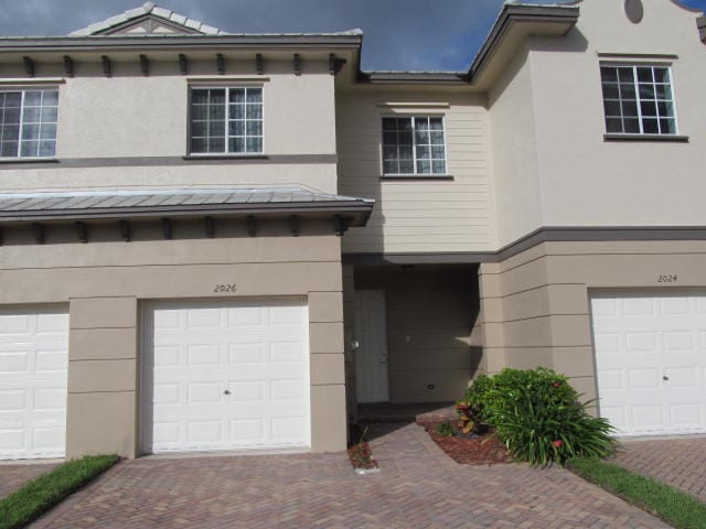 2030 Nassau Drive — photo 2