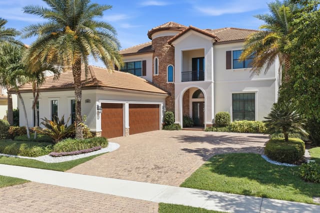 165 Gardenia Isle Drive, Palm Beach Gardens, FL 33418