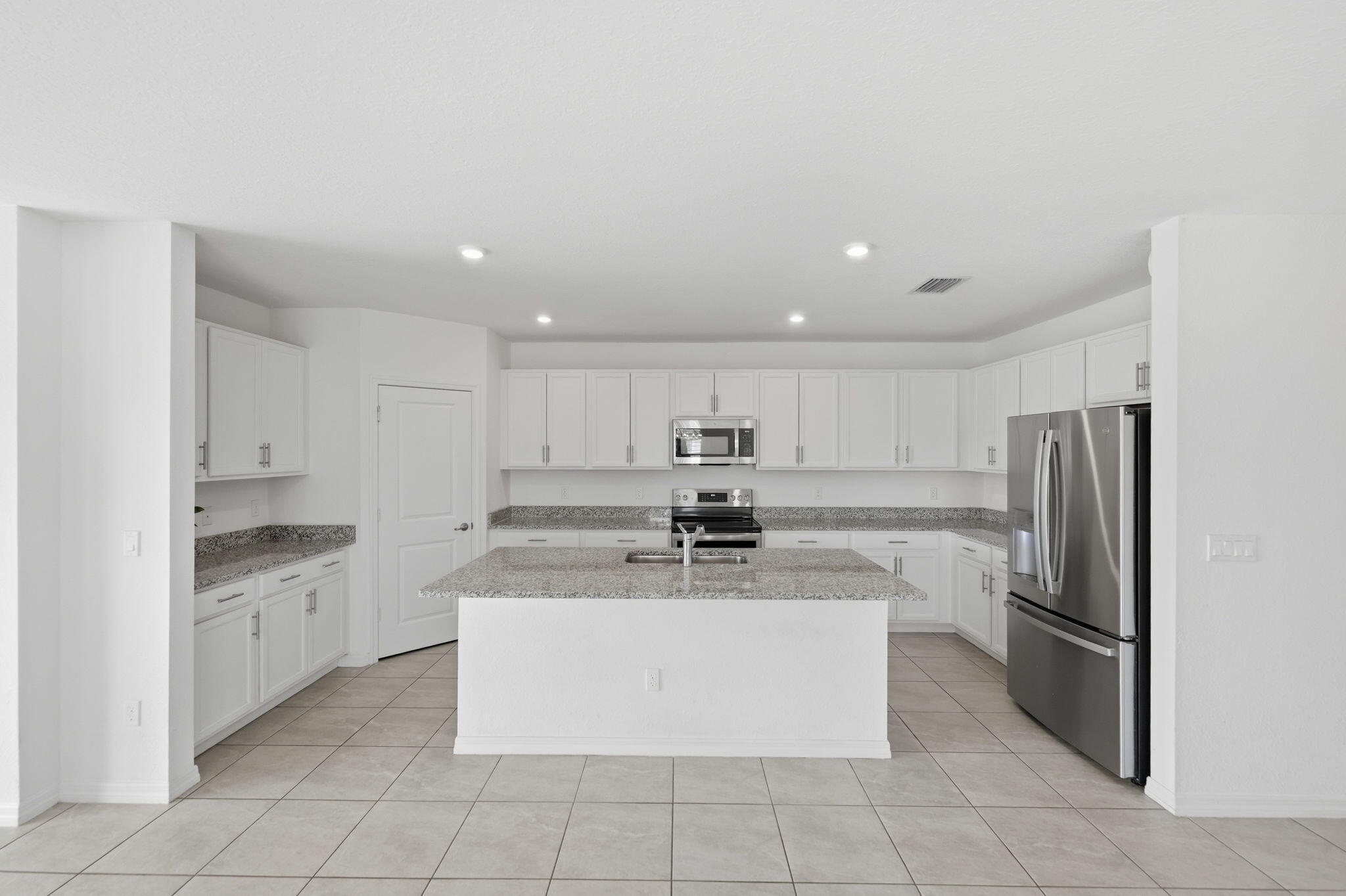 4633 SW Savona Boulevard — photo 7