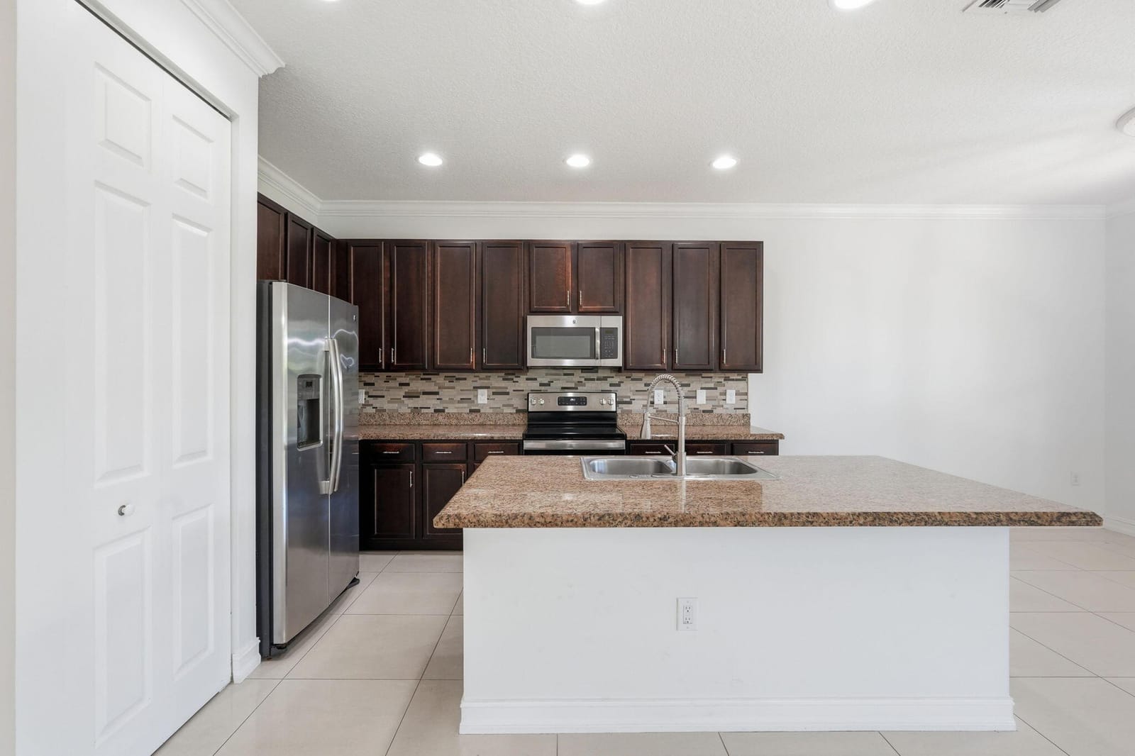 14703 Alabaster Avenue — photo 11
