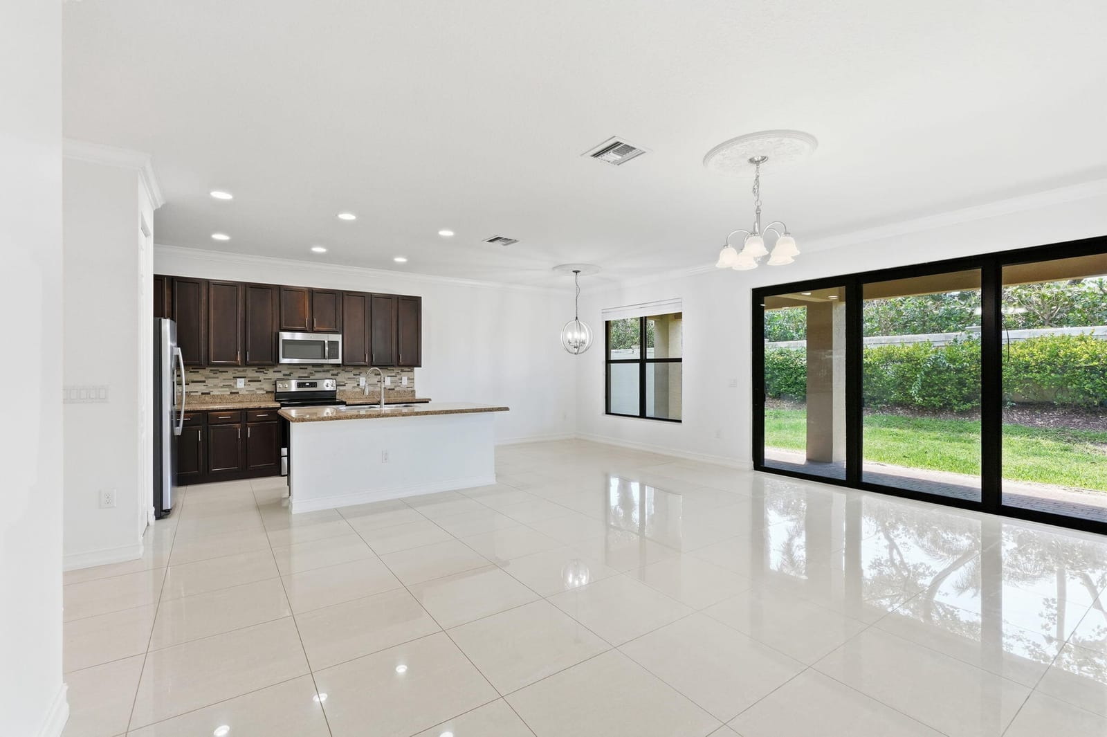 14703 Alabaster Avenue — photo 5
