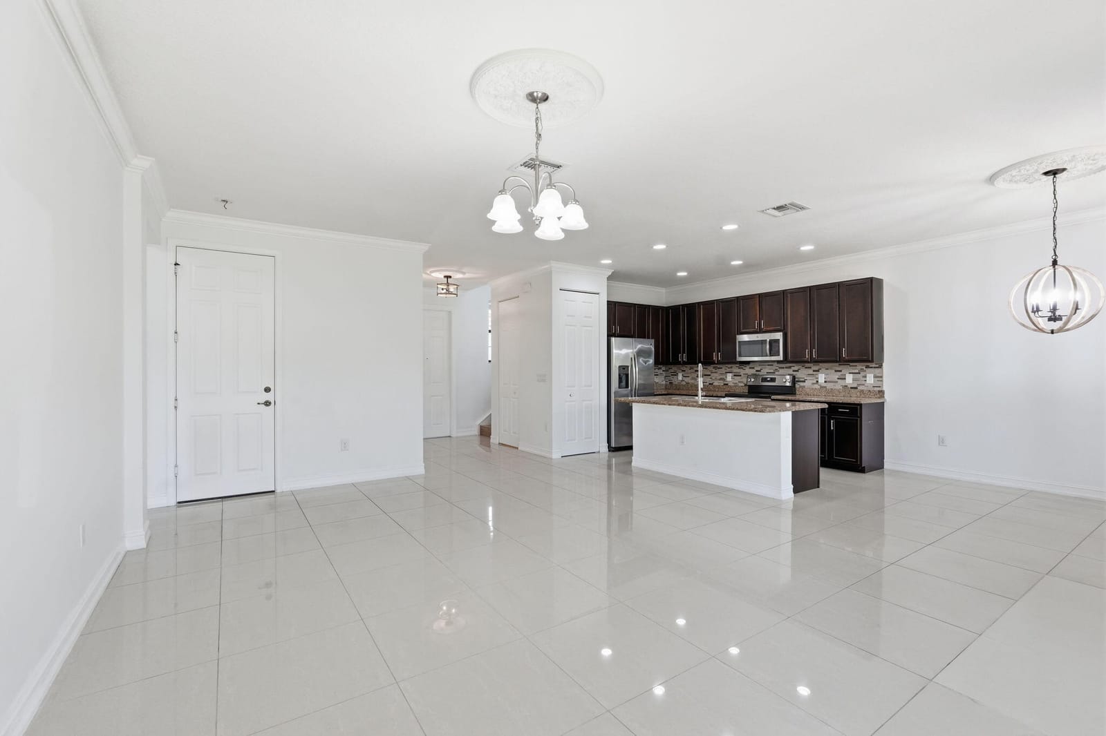 14703 Alabaster Avenue — photo 6