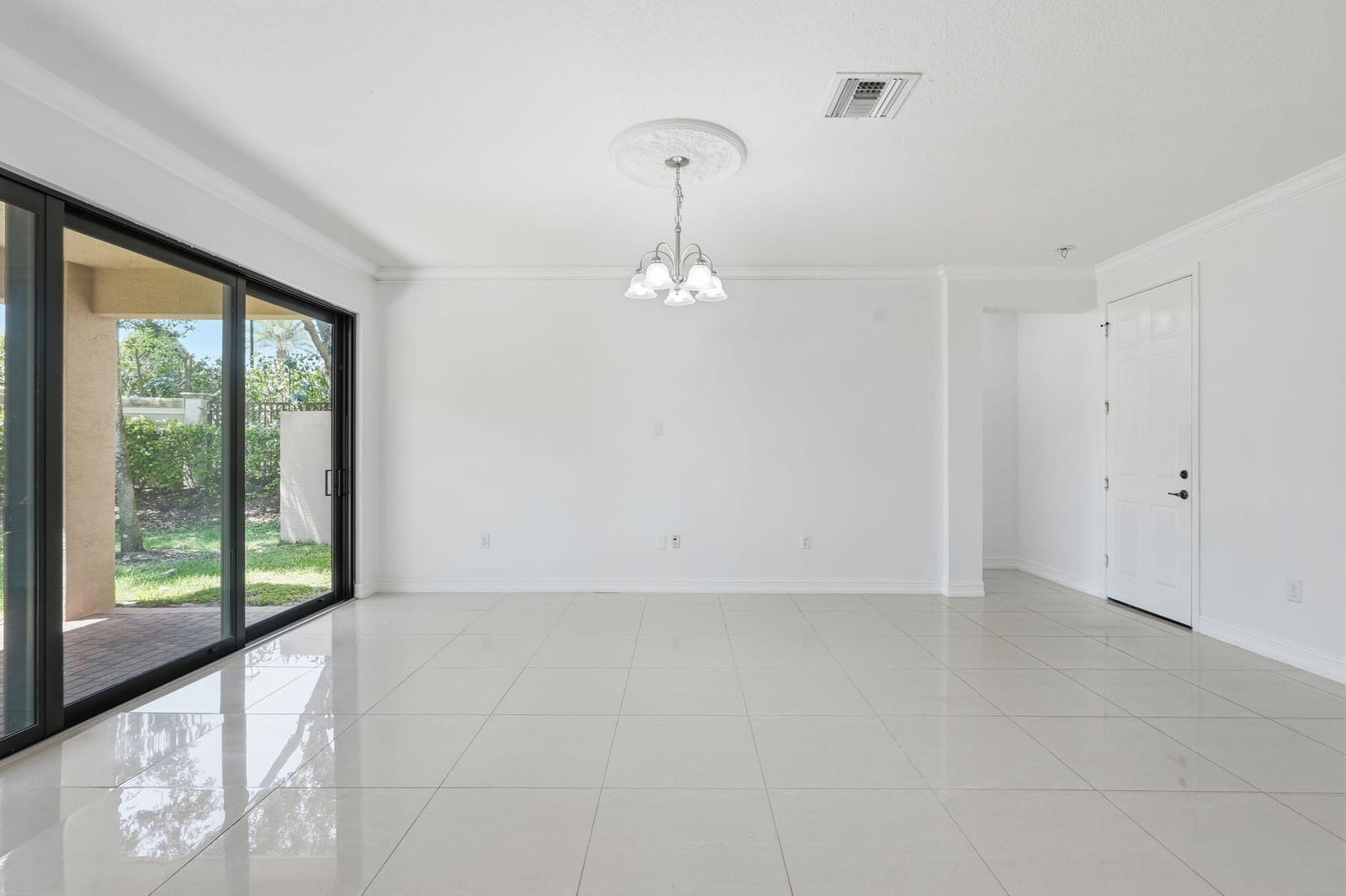 14703 Alabaster Avenue — photo 8