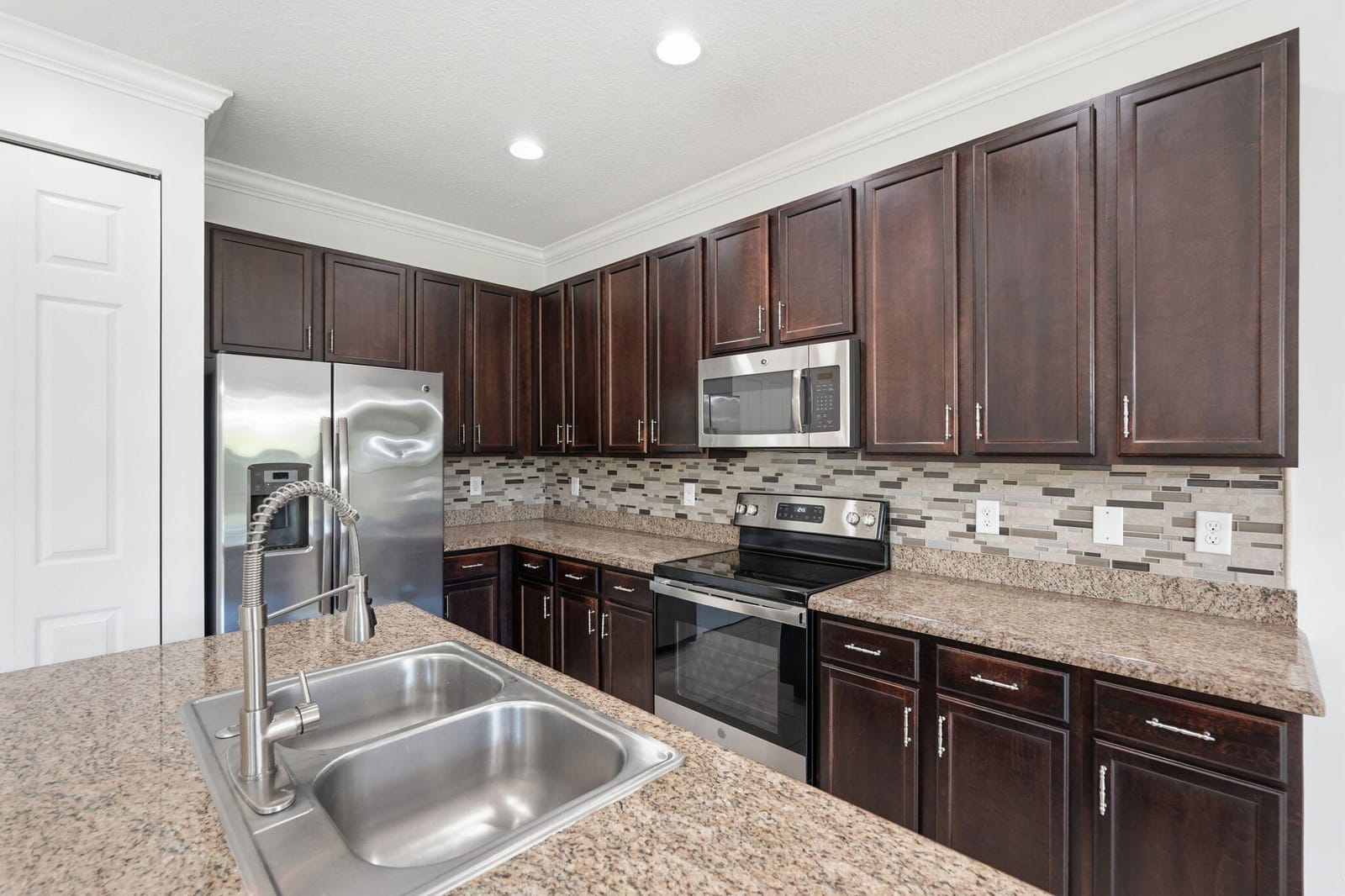 14703 Alabaster Avenue — photo 9