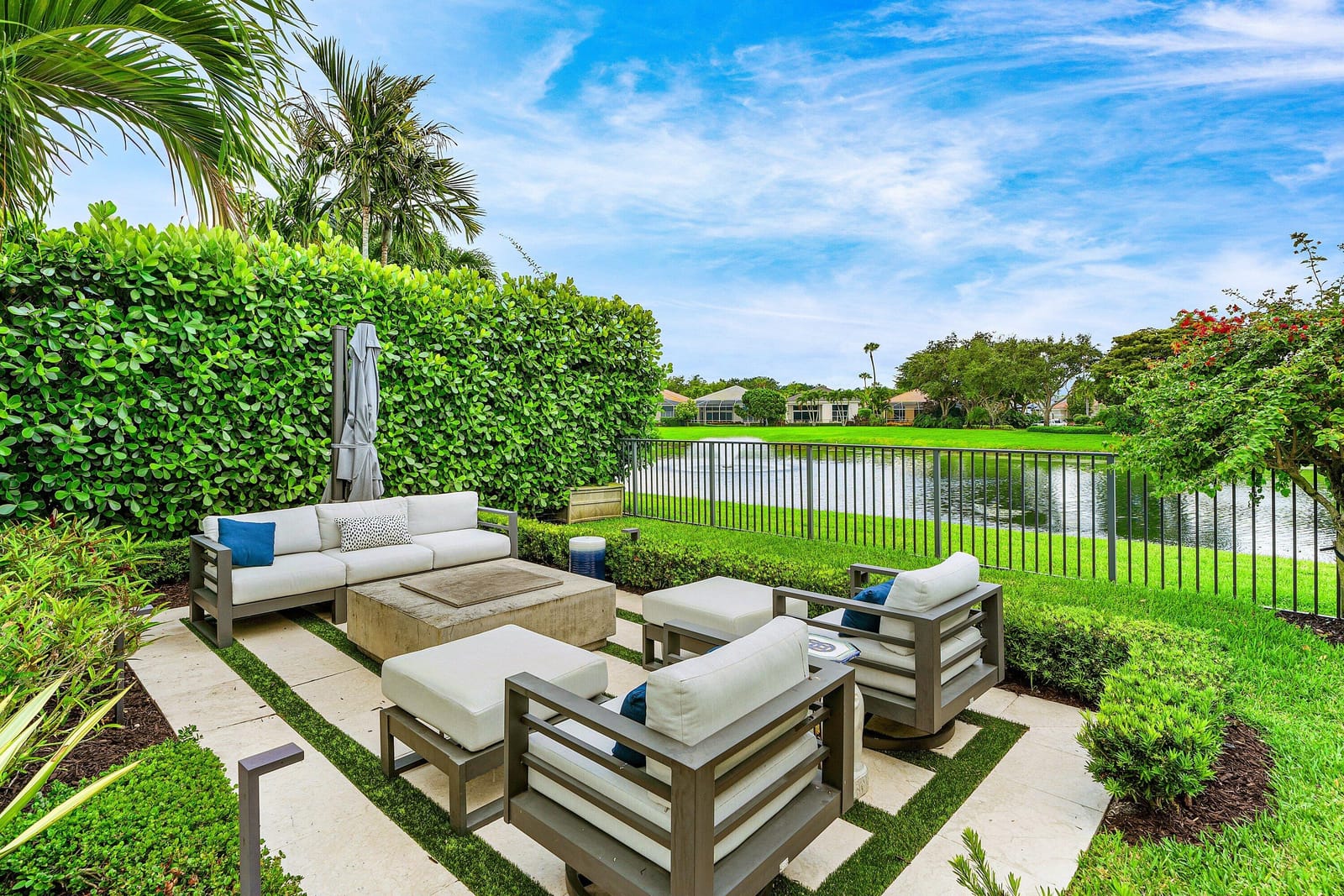 21 Somerset Drive, Palm Beach Gardens, FL 33418 photo 2