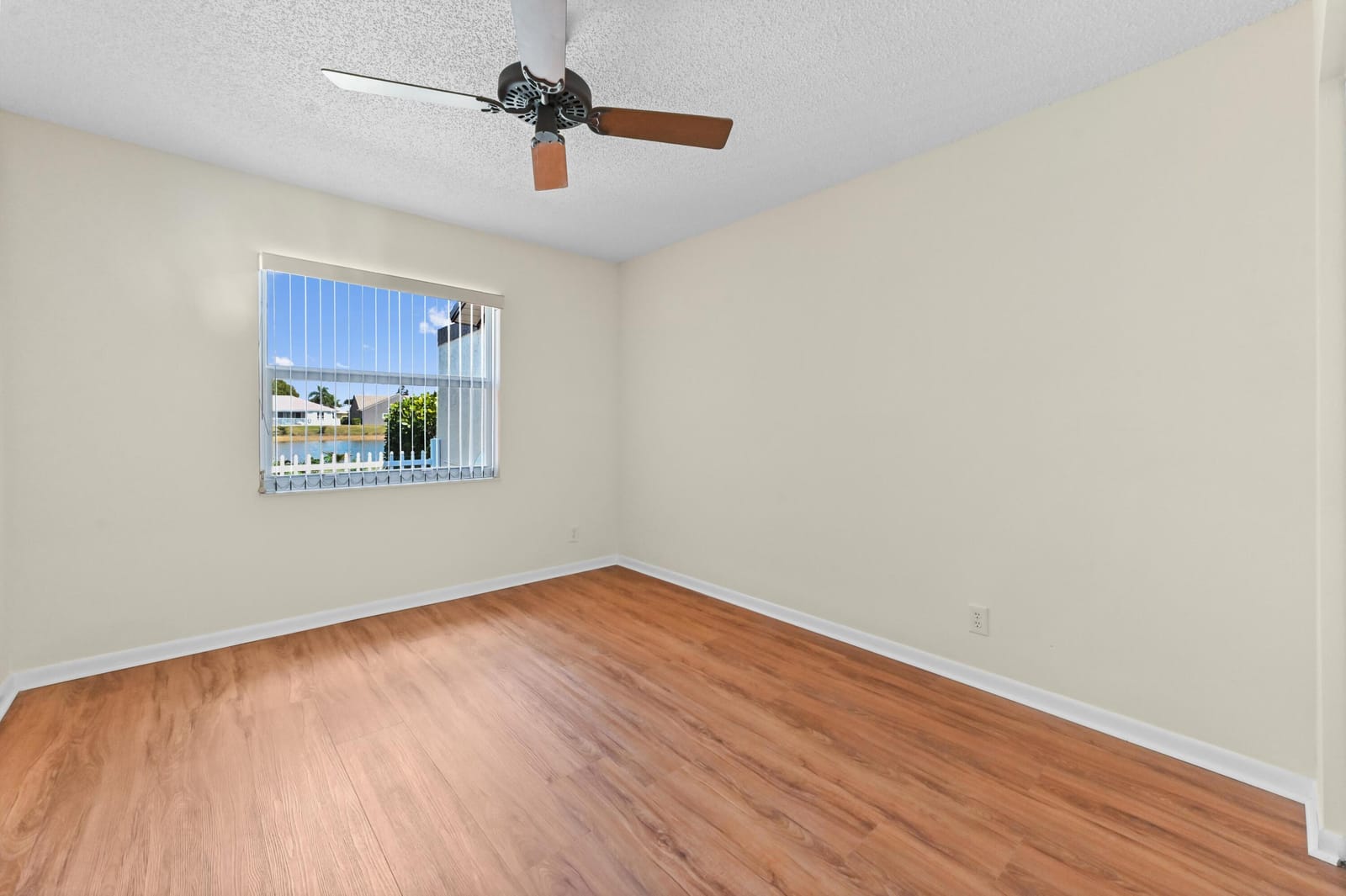 8515 Lake Point Court, Lake Worth, FL 33467 photo 16